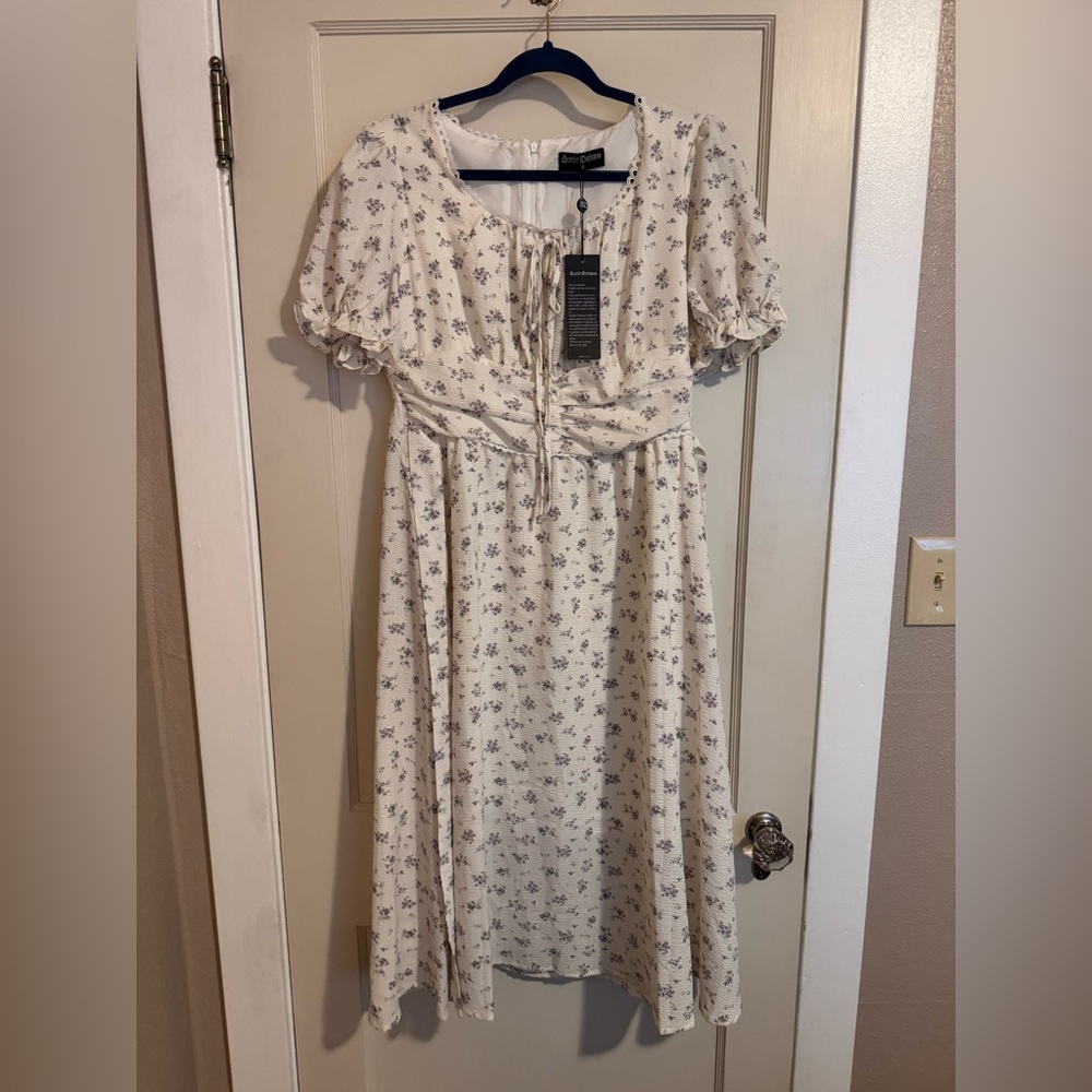 NWT Scarlet Darkness White Floral Midi Dress